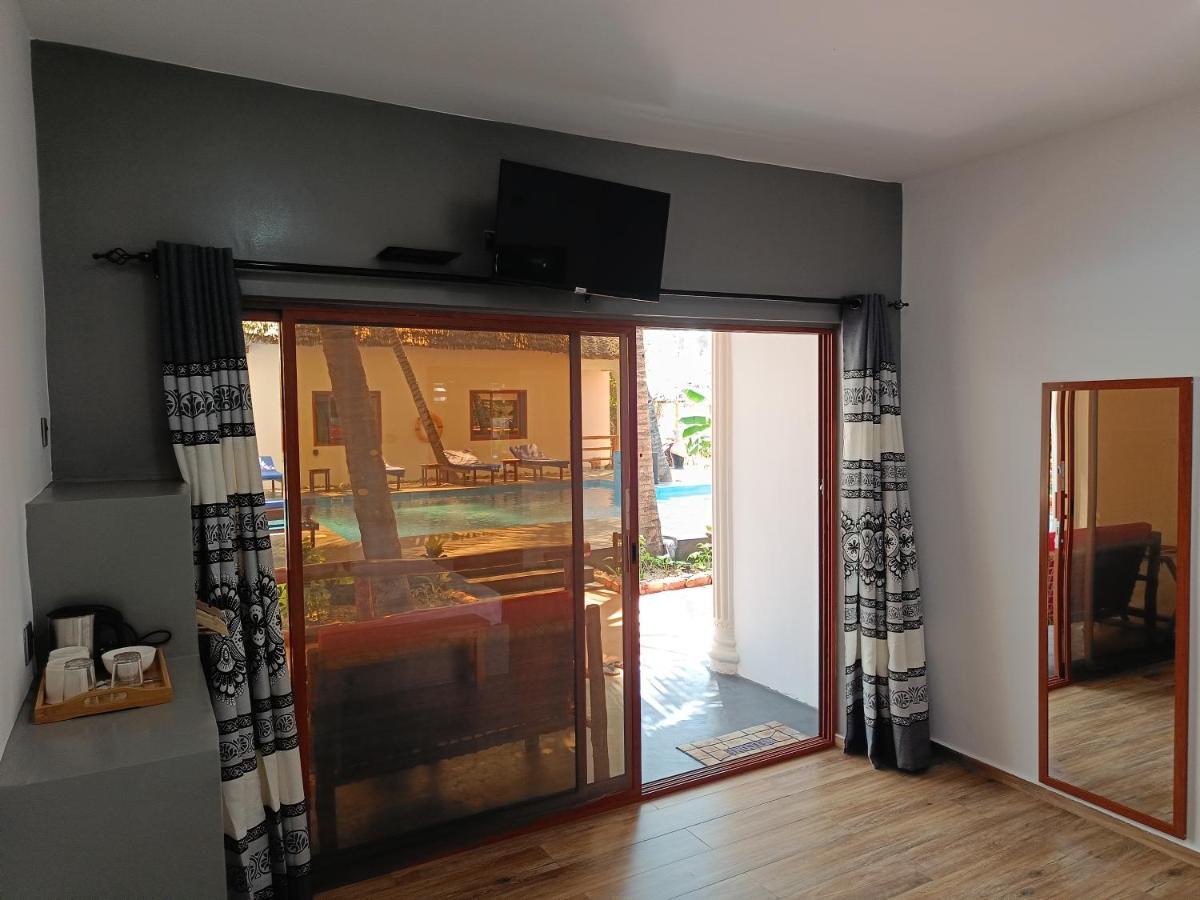 Little Pompeji Boutique Hotel - Adults Only จัมเบียนี ภายนอก รูปภาพ